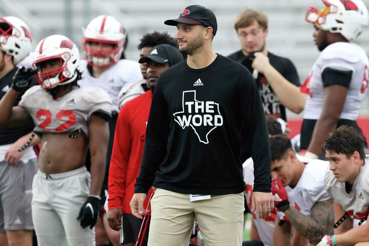 University of Incarnate Word Cardinals head coach G.J. Kinne works with the team during Spring football practice at Benson Stadium, Tuesday, April 12, 2022.