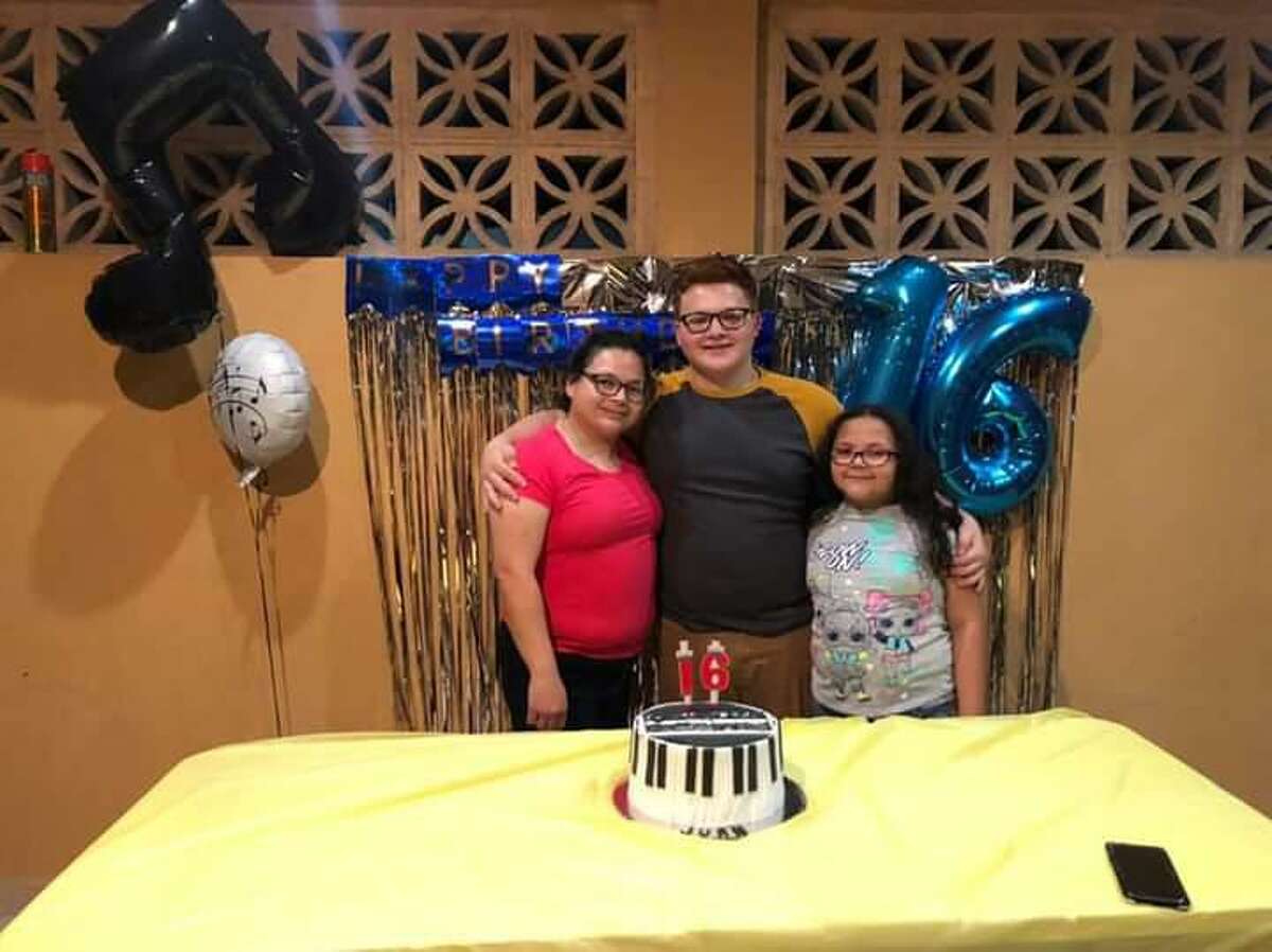 Gladys Cristina Perez Sanchez, 39, and her children Juan Carlos Gonzalez, 16, and Michelle Cristina Duran, 9, was last seen June 13, 2021, after departing to Laredo from Sabinas Hidalgo, Mexico.