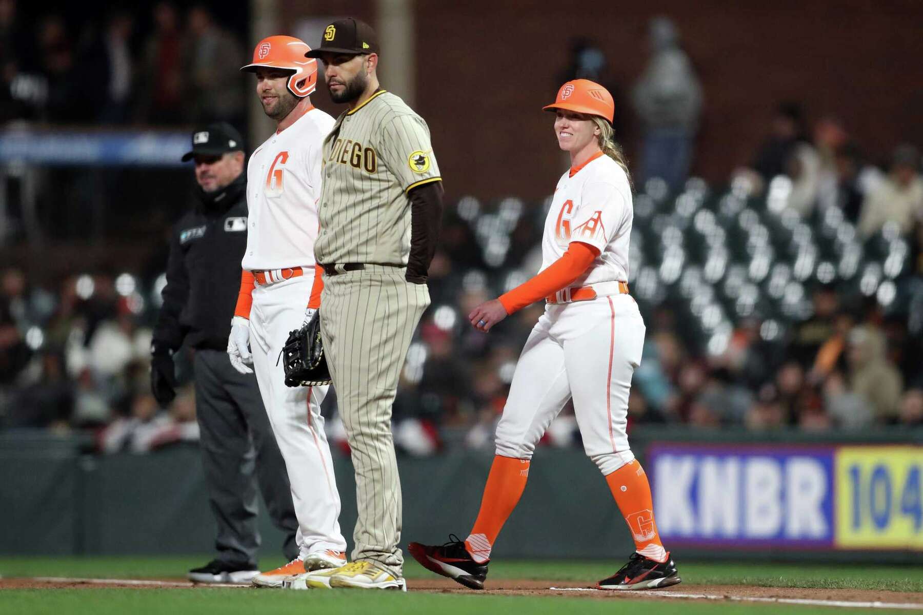 she-s-on-first-alyssa-nakken-makes-major-league-history-in-giants-rout