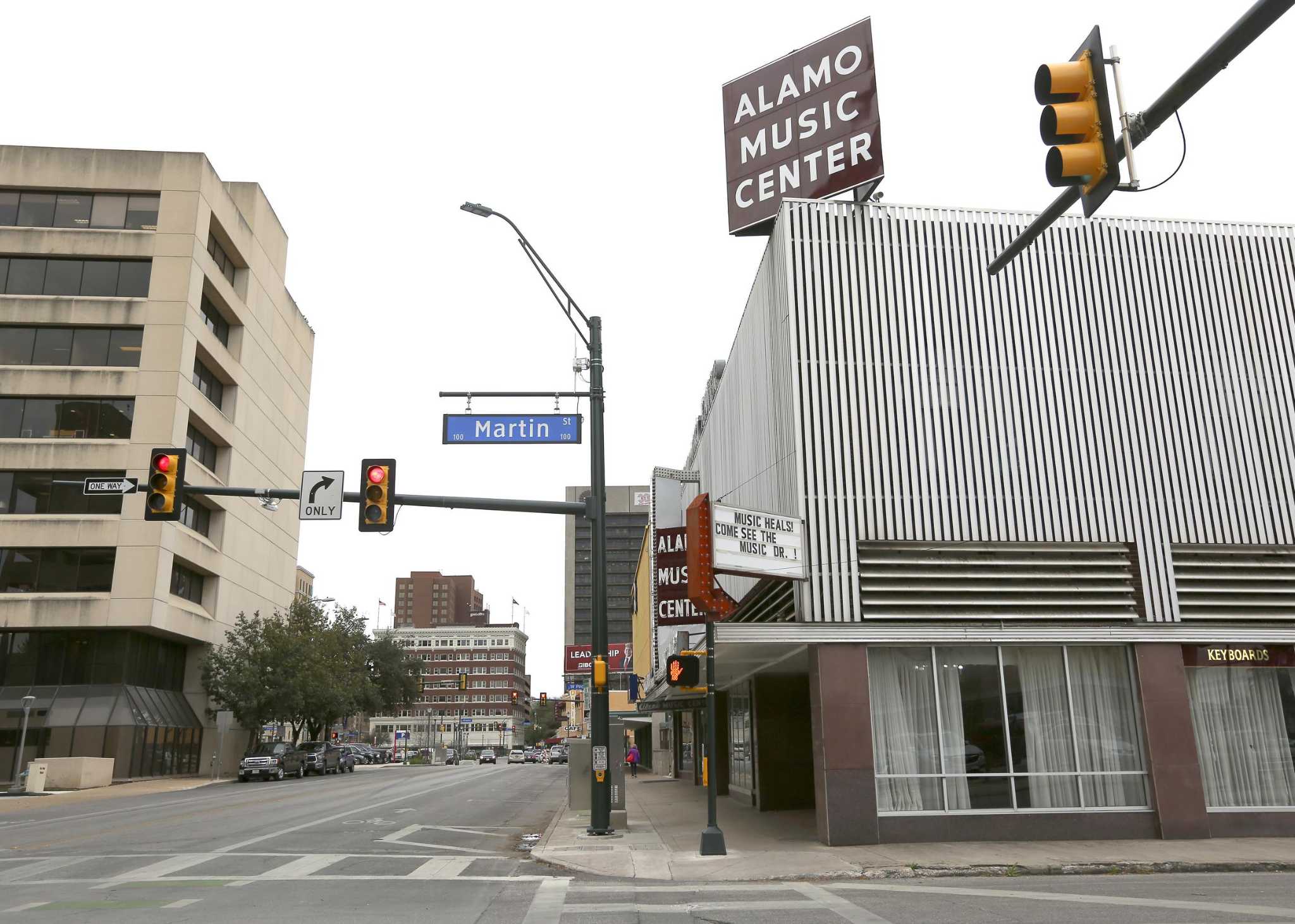 Family-owned Alamo Music Center has been in tune with San Antonio musicians for almost a century - Vimarsana News