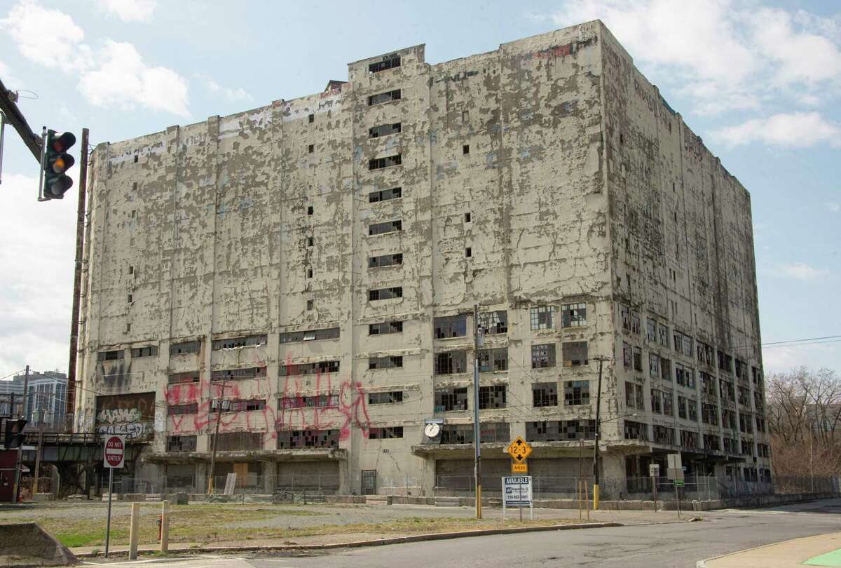 A U.S. bankruptcy judge dismissed Evan Blum’s second attempt at declaring bankruptcy as he tries to hold on to control of the Central Warehouse. The signed order issued on Friday, April 15, clears one of the two hurdles Blum threw up last month as Albany County moved to transfer the 11-story warehouse to a development partnership.