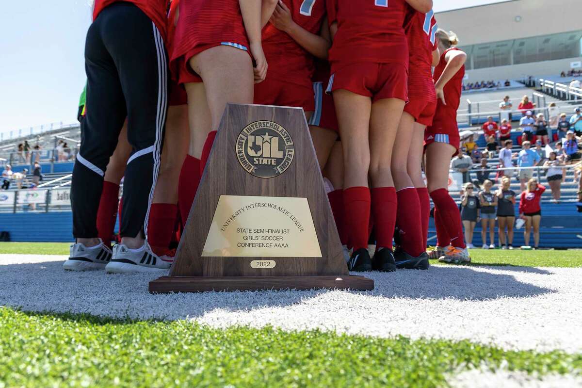 Lumberton huddles after falling to Midlothian Heritage 4-1 win during a Class 4A girls soccer semifinal in Georgetown, Wednesday, Apr., 13, 2022.