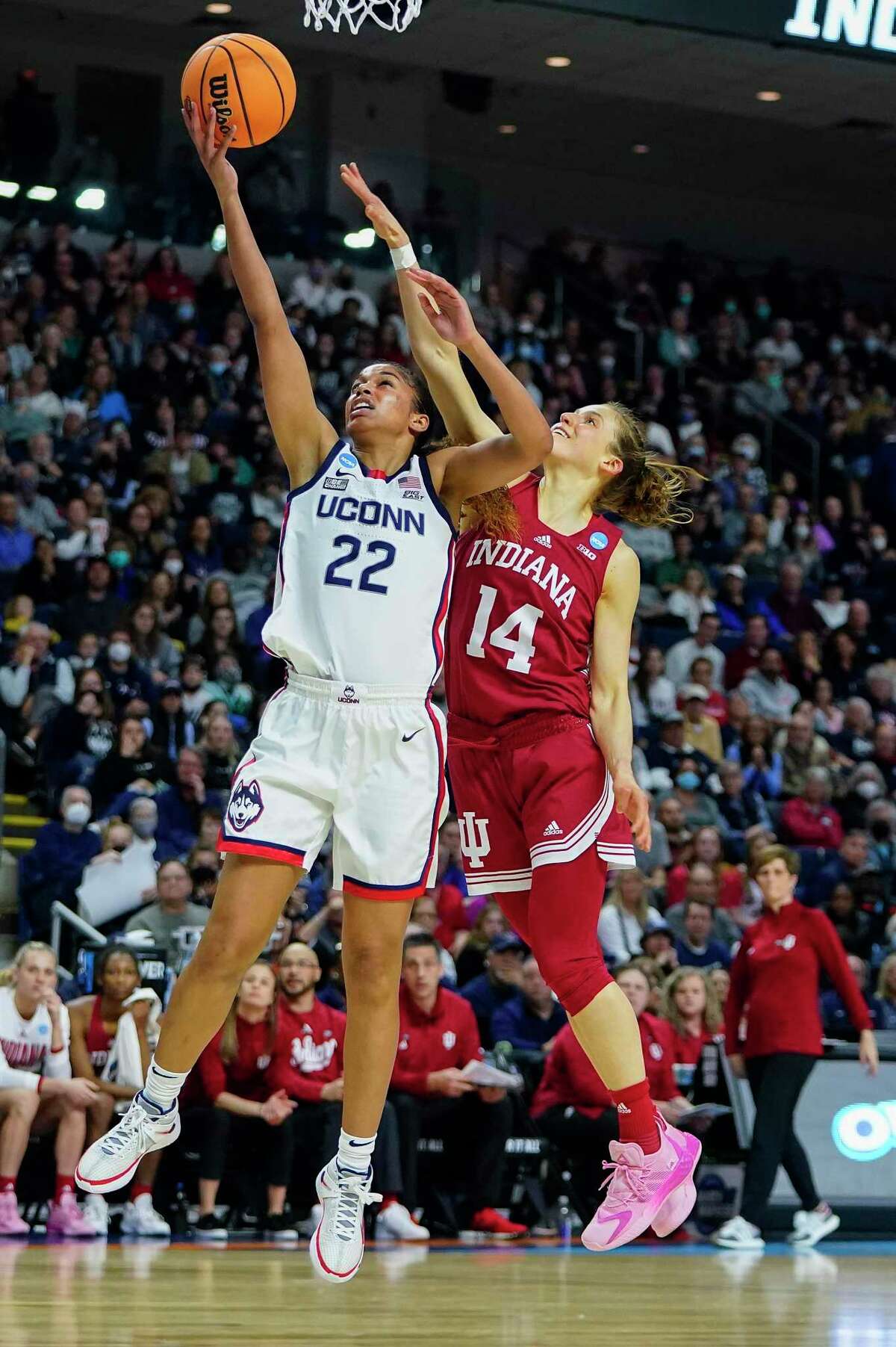 South Salem's Evina Westbrook signs with her third WNBA team