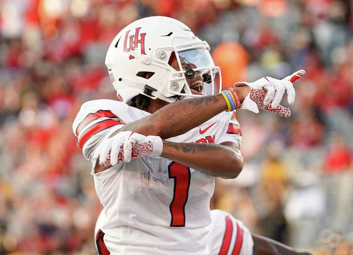 LSU signee Derek Stingley, Jr. hits the practice field two days after he  signs