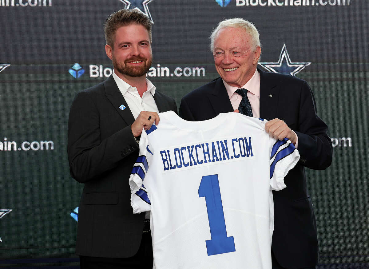The agreement with Blockchain.com will make the company an “exclusive digital asset partner” of the Cowboys. 