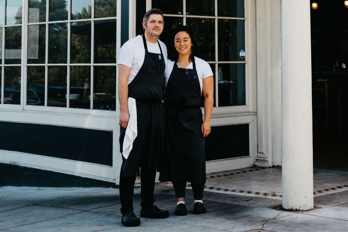 DATEI: Die Köche David Fisher und Serena Chao Fisher gaben am 30. Juni ihren Abschied vom mit einem Michelin-Stern ausgezeichneten Restaurant Marlina bekannt.