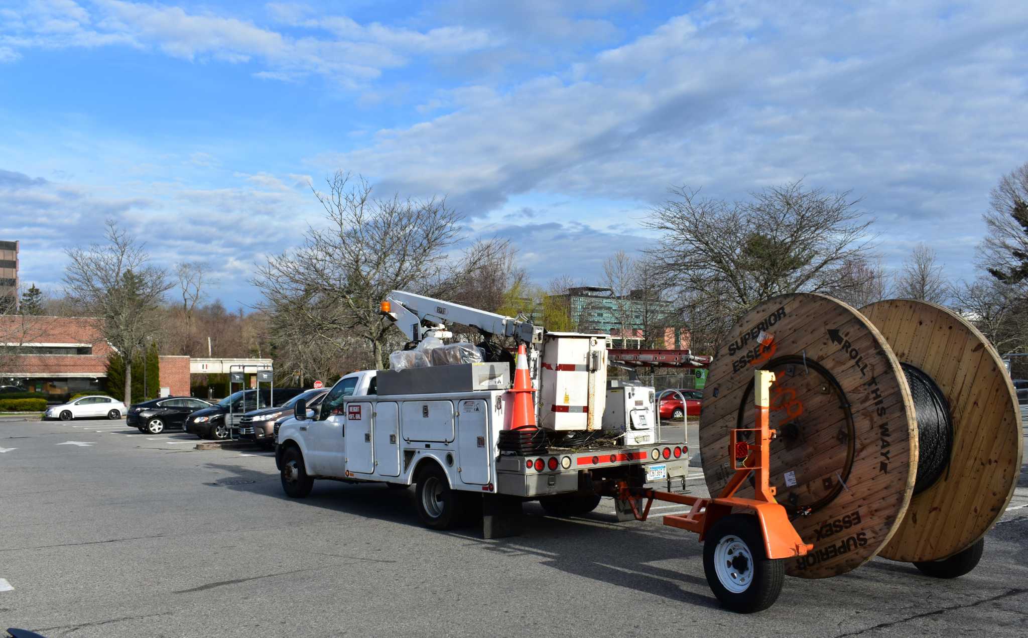 Frontier details $800 million fiber optic internet plan for Connecticut