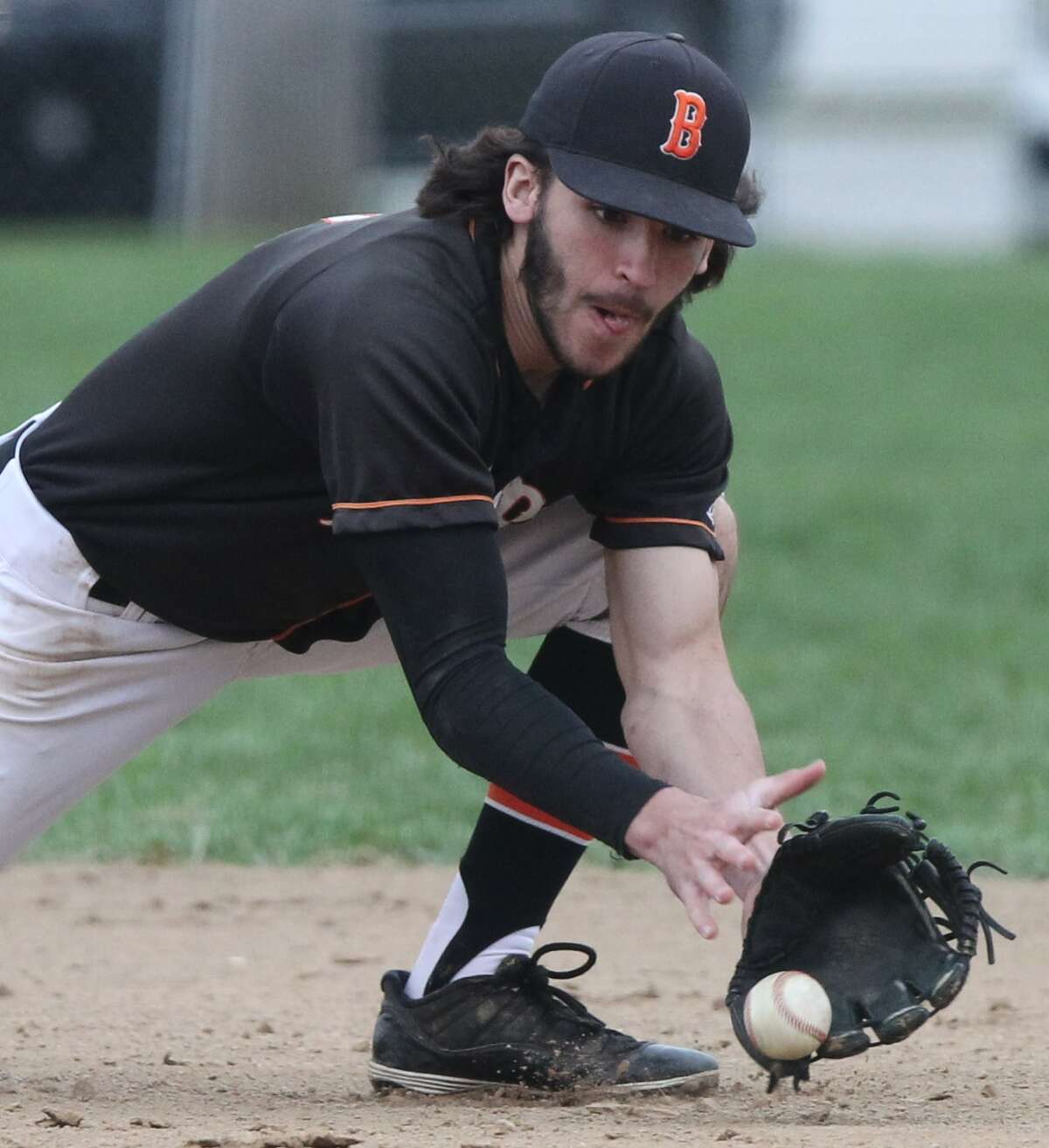 Beardstown second baseman Owen Quigley tracks down a ground ball for the final out of Friday's game.