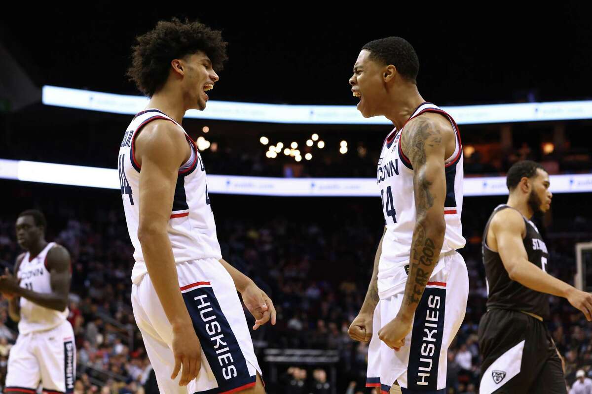 Andre Jackson (left) and Jordan Hawkins could return to action for UConn on Friday night against UNC-Wilmington.
