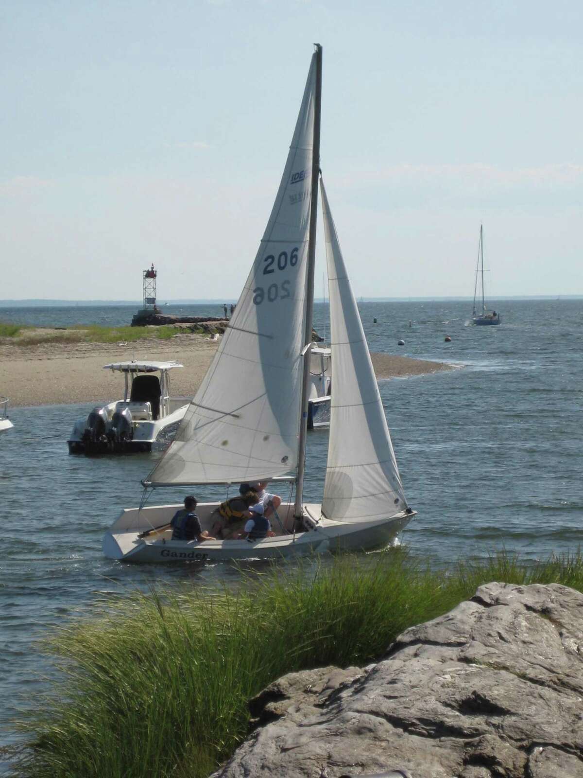 A group of experienced sailing, and kayaking enthusiasts, Community Sailing of Fairfield, is going to host a free, three part, open to the public, and safe sailing seminar series with safety seminars on the following select dates, and times. They are: Tuesdays, April 19, April 26, and May 3, at 7 p.m., at the Fairfield Recreation Center in the town, with a photo for the series, shown.