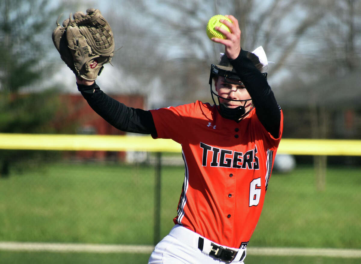 Edwardsville's Ryleigh Owens delivers a pitch in the fourth inning to a Marquette Catholic hitter on Monday at Plummer Family Park.