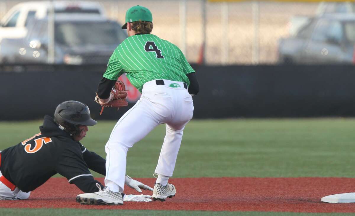Carrollton baseball team stuns GreenfieldNW; WIVC up for grabs again