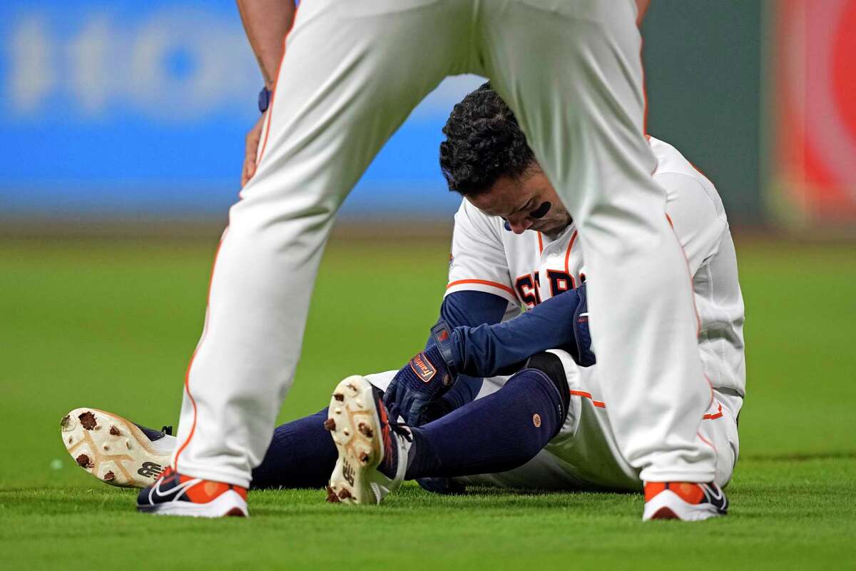 Astros' 1st-round pick carted off after slamming into wall