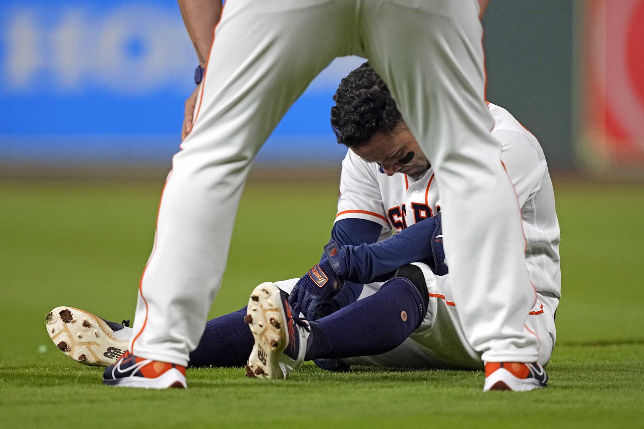 Astros put Jose Altuve on injured list, call up J.J. Matijevic