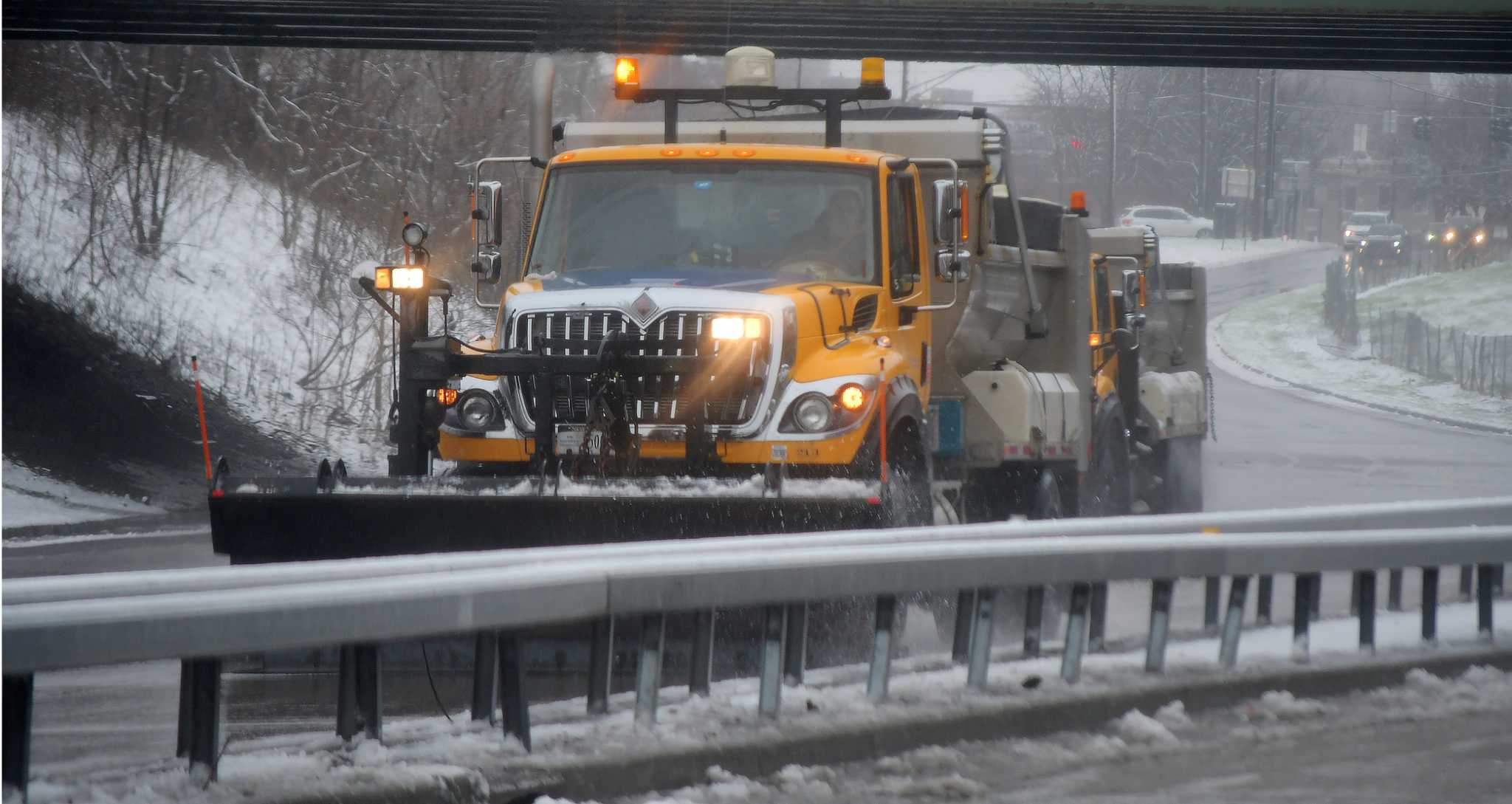 Freak snowstorm left nearly 200,000 upstate New York residents in the dark - Vimarsana News