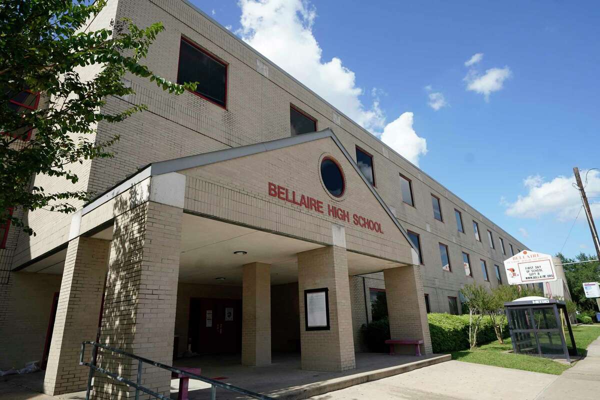 Story photo for Bellaire High School drops to just 5 valedictorians, down from more than a dozen last year