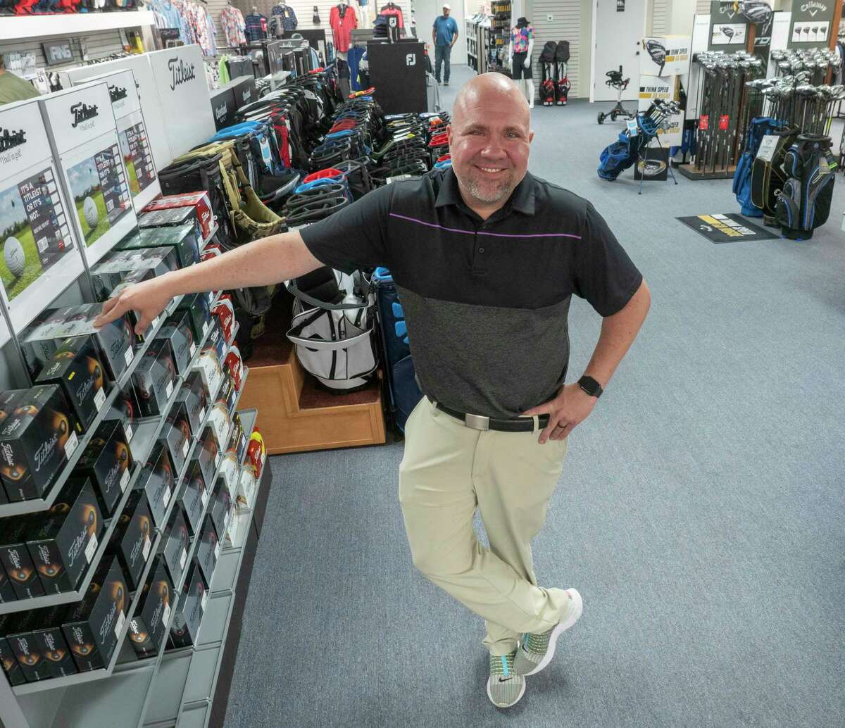 Golf Headquarters builds clubs for players as if they’re on tour