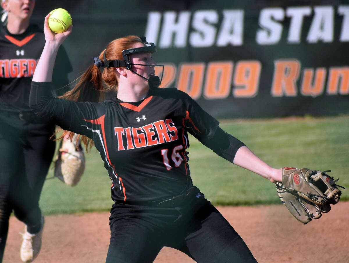 Edwardsville's Brooke Tolle hit two home runs in Tuesday's win at Belleville West.