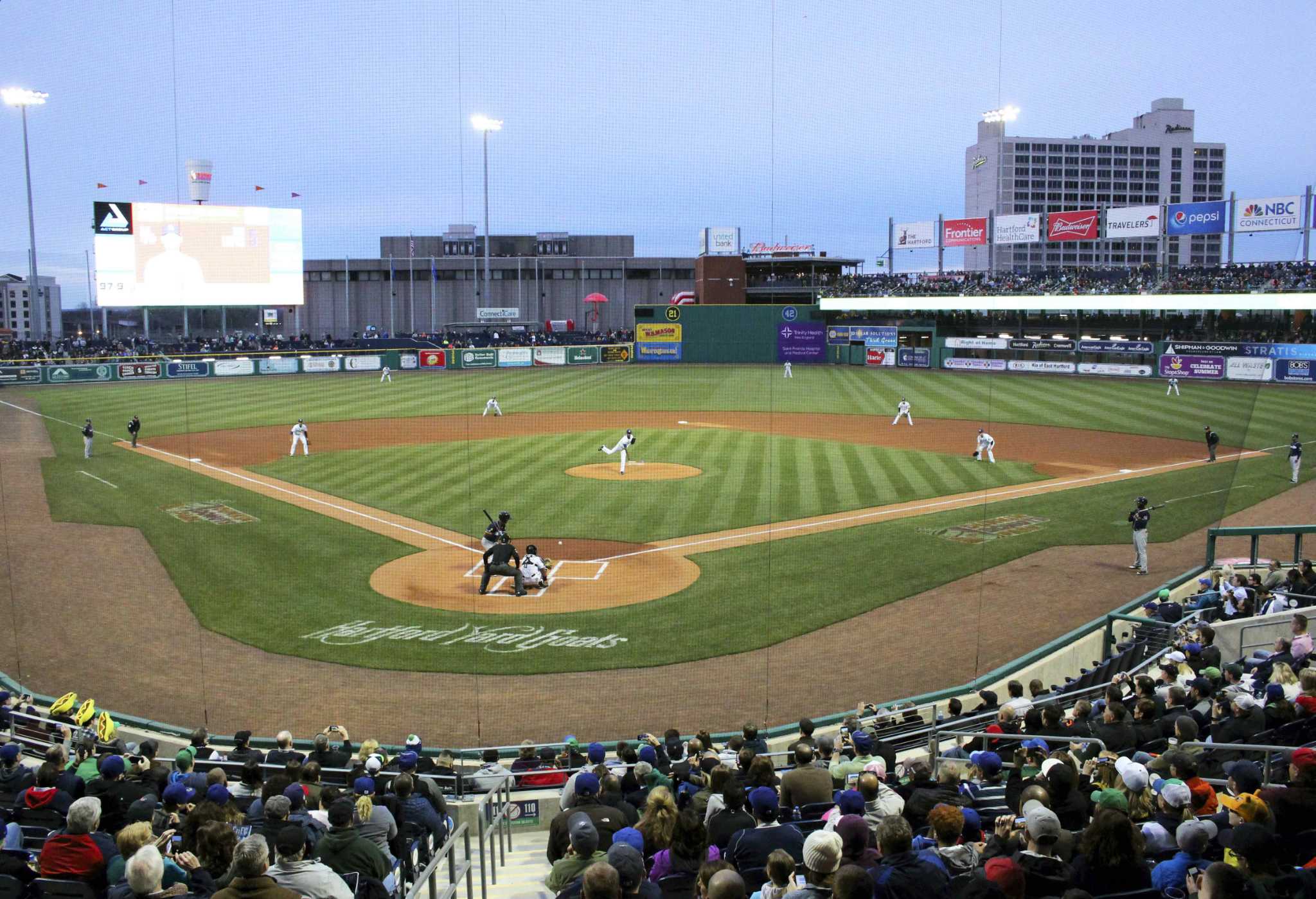 Baseball: Local pro parks get high school workout