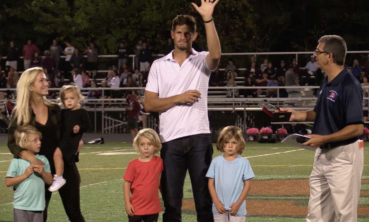 Shelton's Dan Orlovsky signs with Detroit Lions