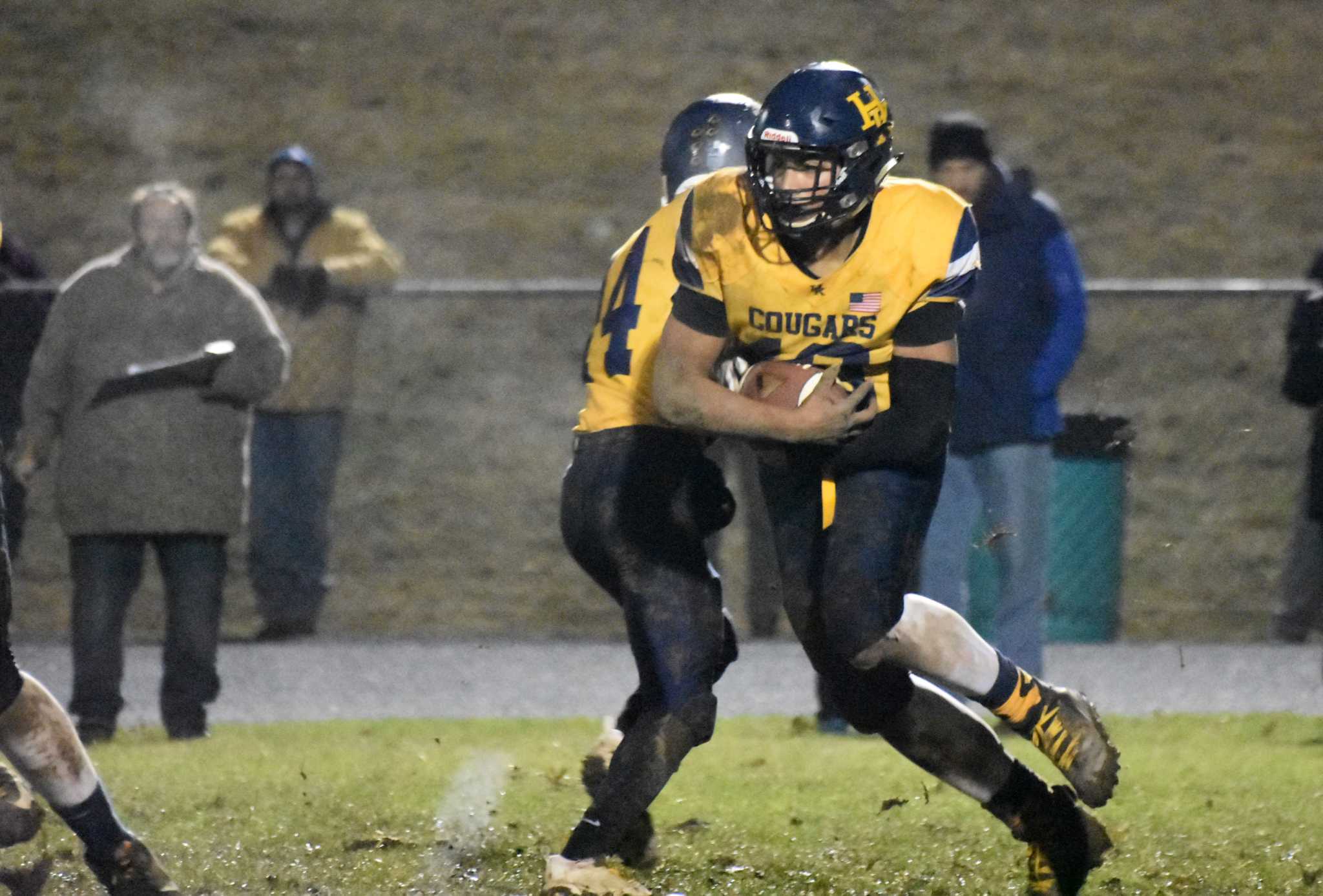 HaddamKillingworth survives, beating Valley Regional to reach Class S