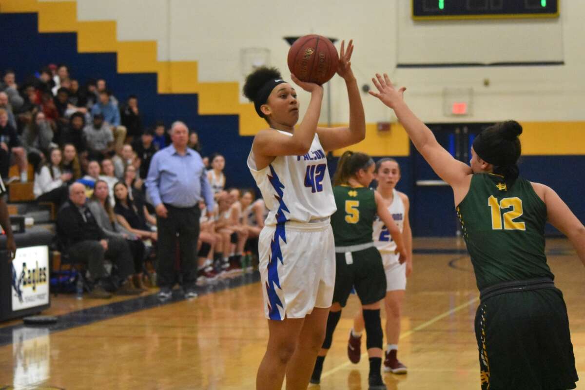 NVL Championship action between St. Paul and Holy Cross at Kennedy high school, Waterbury on Thursday, Feb. 21, 2019. (Pete Paguaga, Hearst Connecticut Media)