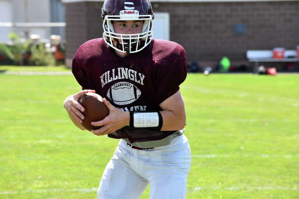 Killingly practices at a scrimmage at Pierson Park, Cromwell on Saturday, August 31, 2019. (Pete Paguaga, Hearst Connecticut Media)