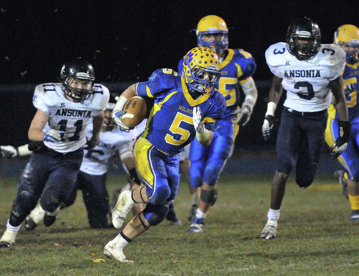 Seymour’s outstanding back Joe Salemme returns after leading the team with 2,036 all-purpose yards and 22 TDs as a junior. (Photo Peter Casolino)