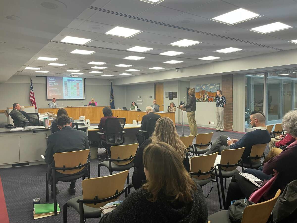 Attendees of the Midland County board meeting listen to results of a recent Youth Study during a presentation on Tuesday, April 19, 2022 at the County Services Building in Midland. 