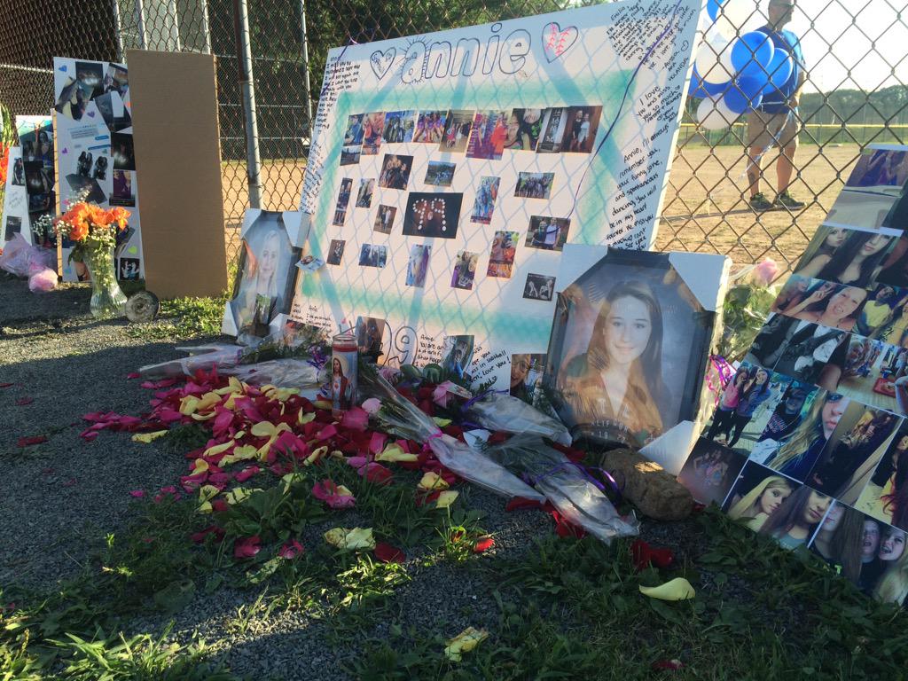 Southington mourns death of two students killed in Tuesday car crash