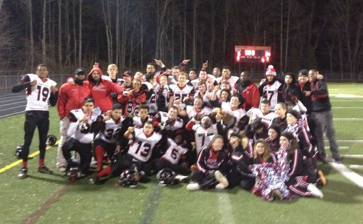 New Canaan football announcer Bob VanDerheyden steps down