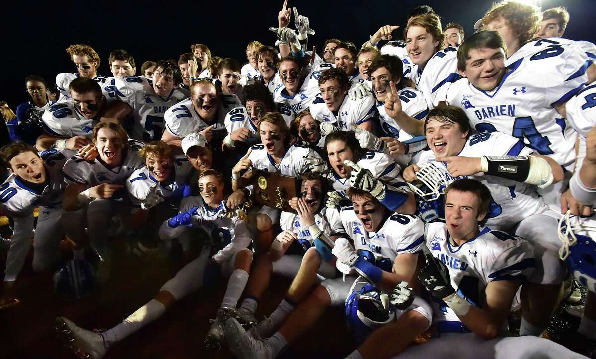 The Darien Wave defeated the Shelton Gaels, 39-7, to win the Class LL state football championship, Saturday, December 12, 2015, at New Britain Stadium at Willowbrook Park in New Britain. (Catherine Avalone/New Haven Register)