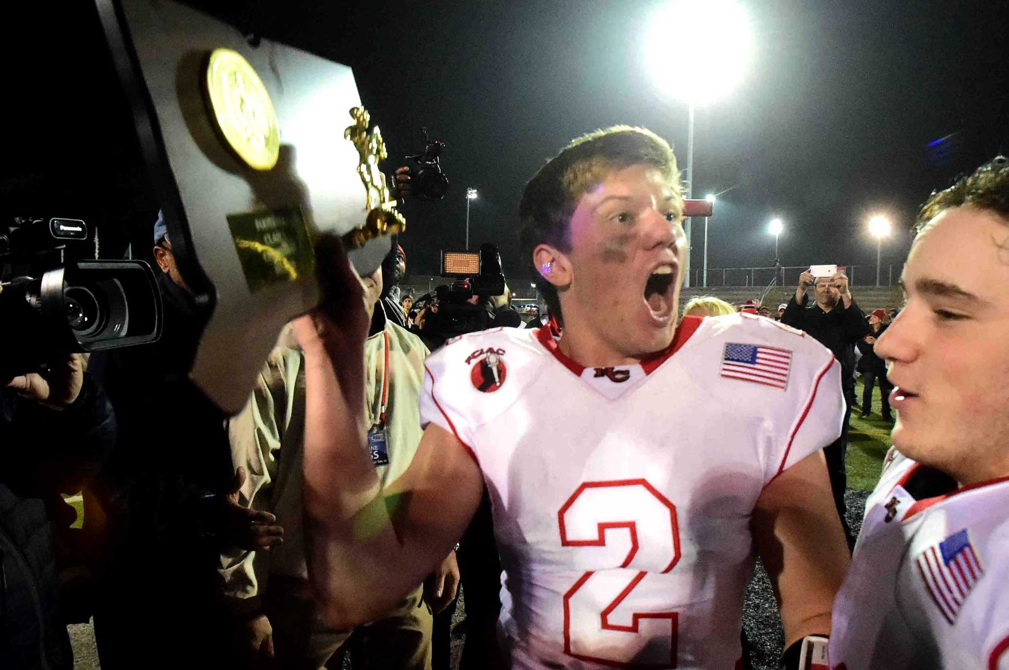 Class L football: Cognetta, New Canaan ground out victory over