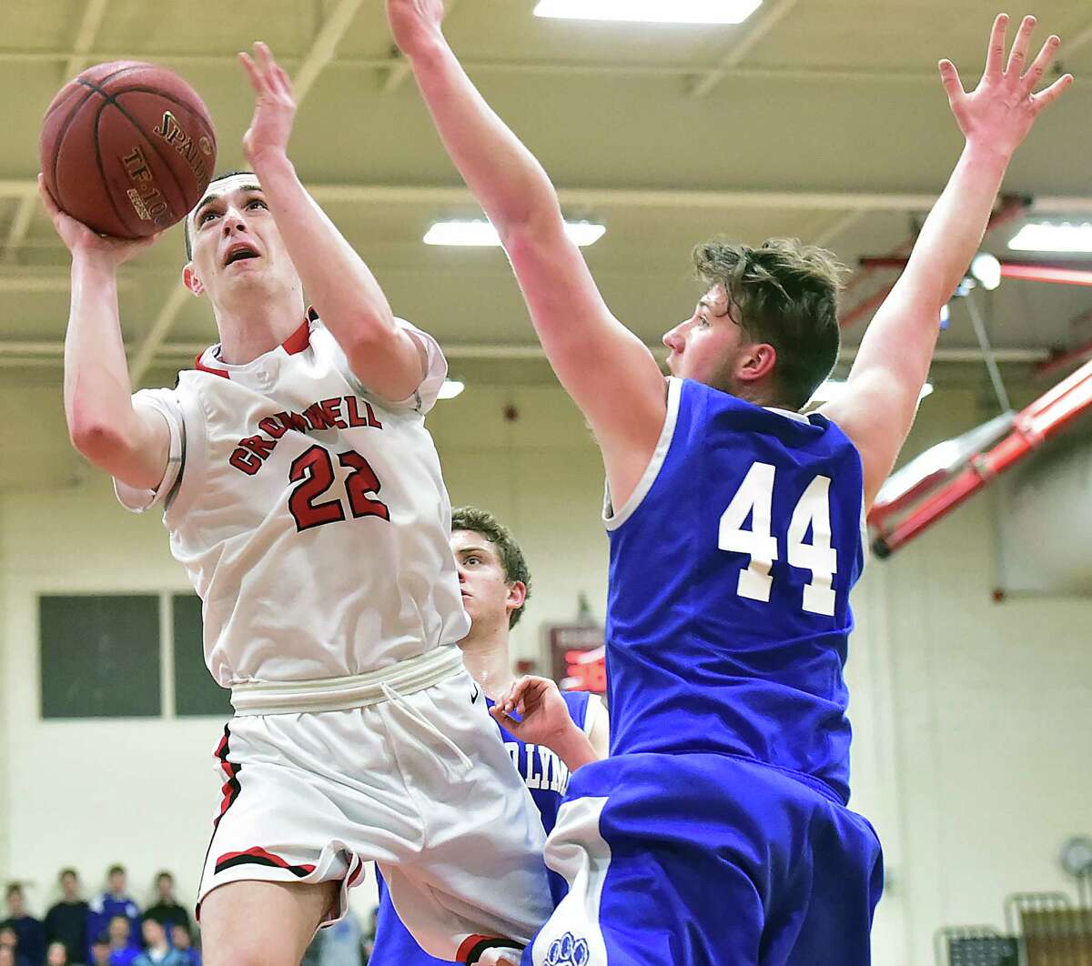 SLC Boys basketball: Cromwell outlasts Lyme-Old Lyme for Shoreline crown