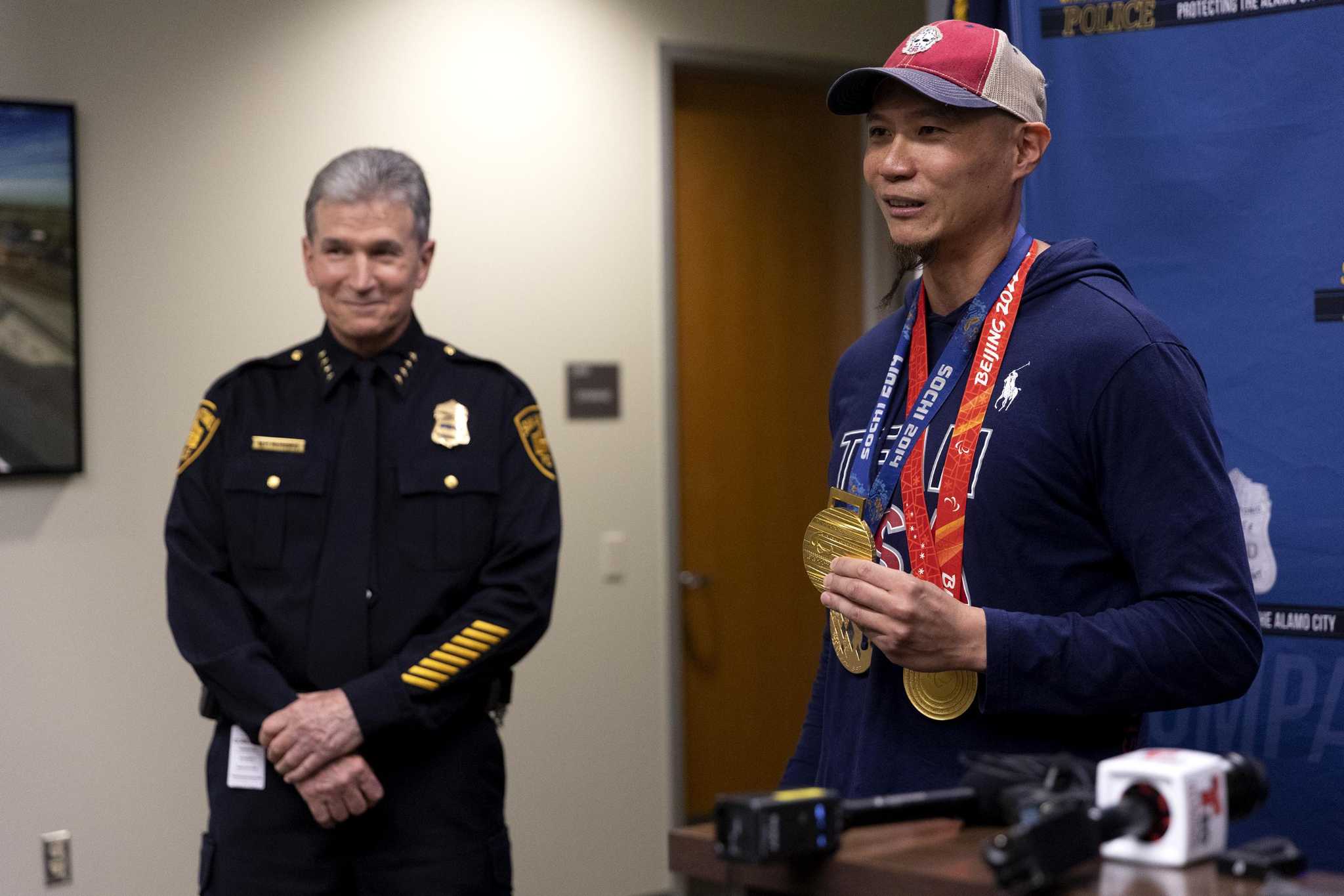 Paralympian gets stolen medals back, is overcome with emotion - Vimarsana News