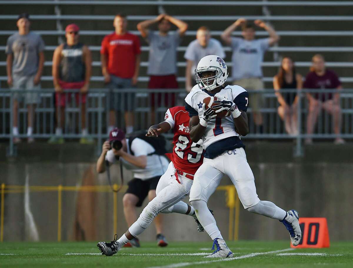Football UConn recruits Dixon, Coyle give the Rent a taste of the