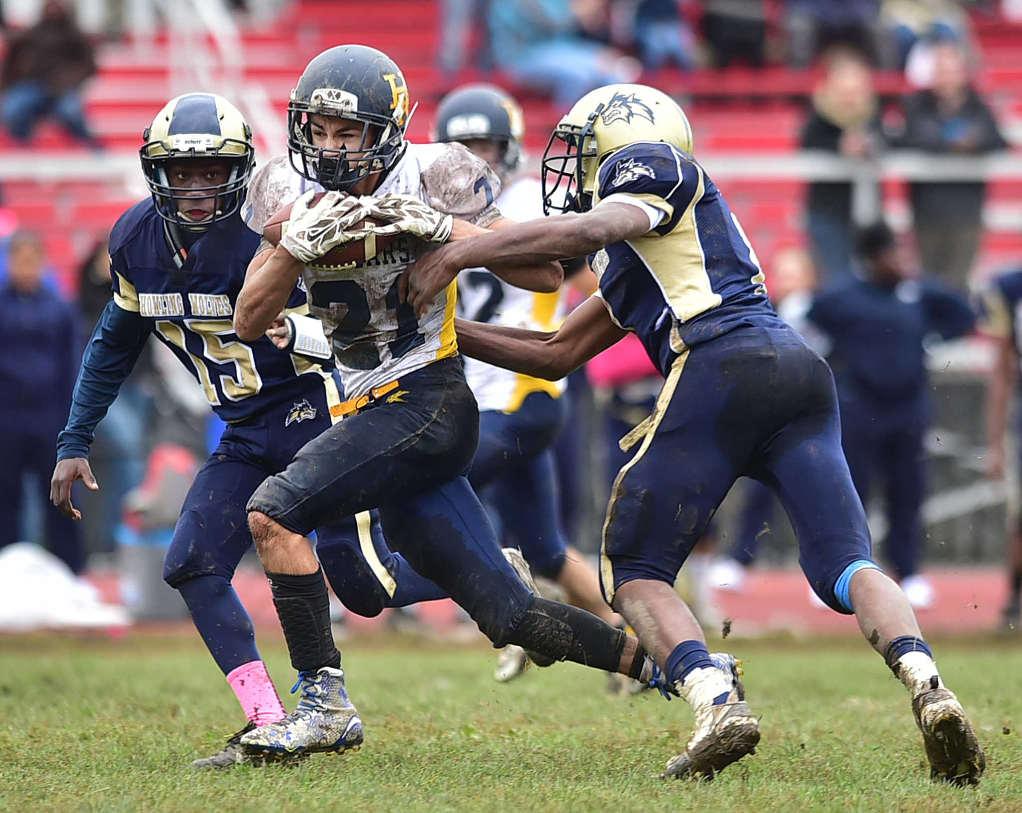 New Canaan football announcer Bob VanDerheyden steps down