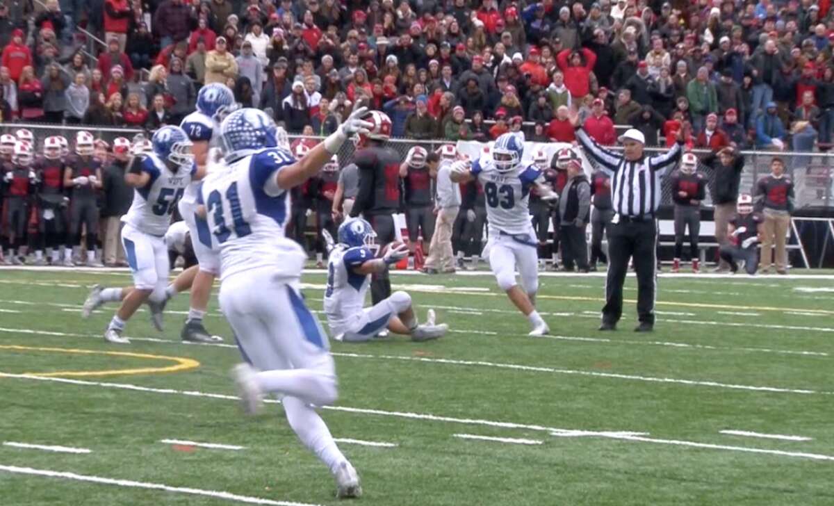 Football The annual DarienNew New Canaan Turkey Bowl now a CT rivalry