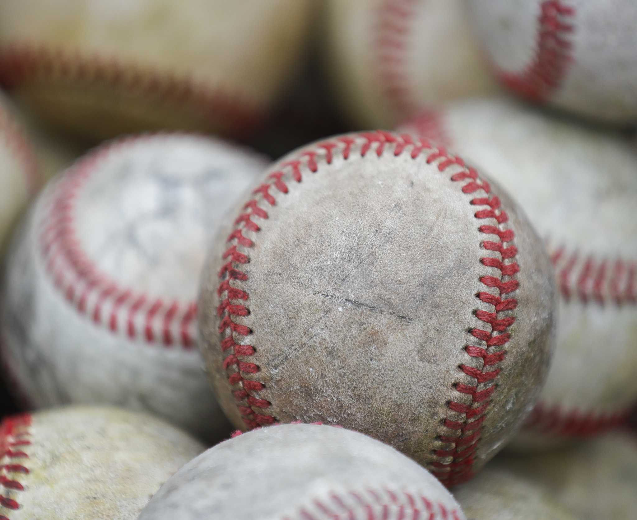 Houston high school pitcher nearly drilled in face with baseball