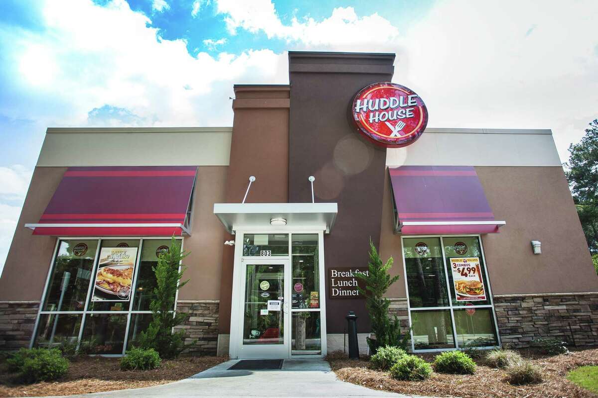 Huddle House to reopen in Huffman under new management, owners
