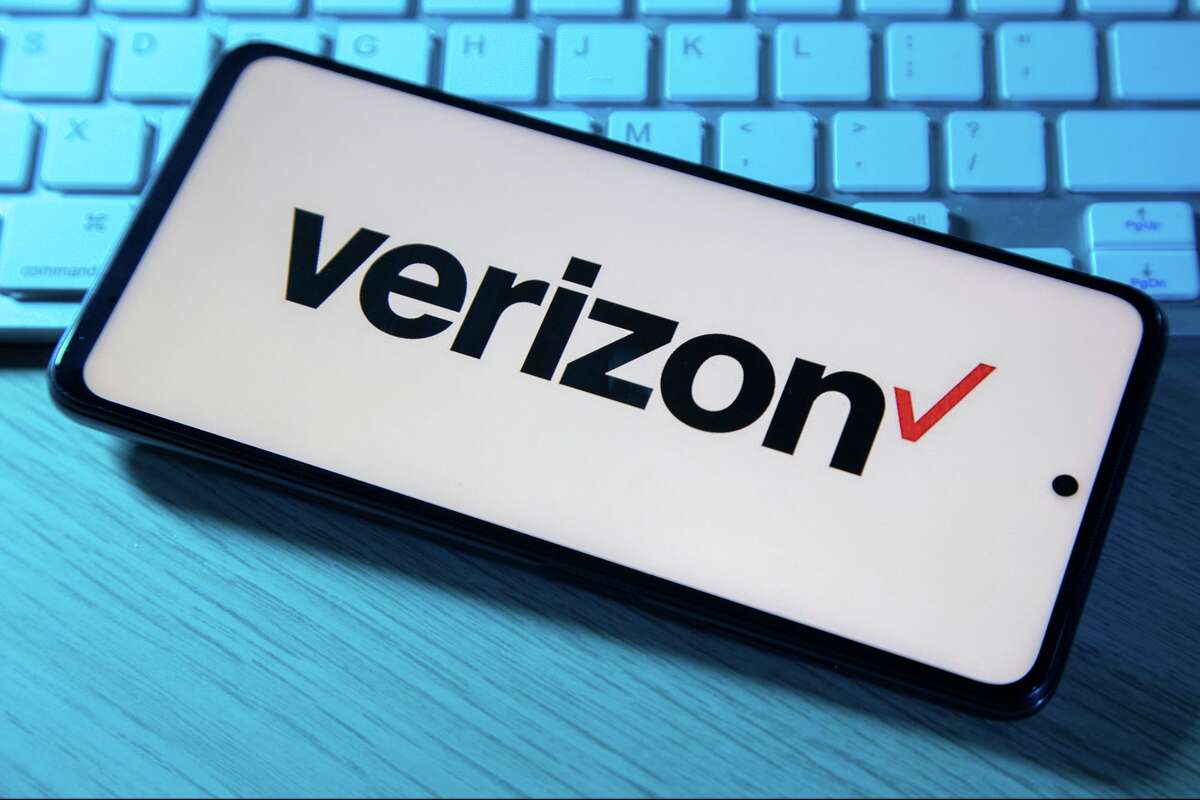 After This, I Think I'm Leaving Verizon': Customers Furious After Verizon  Ignores Outages Affecting Thousands