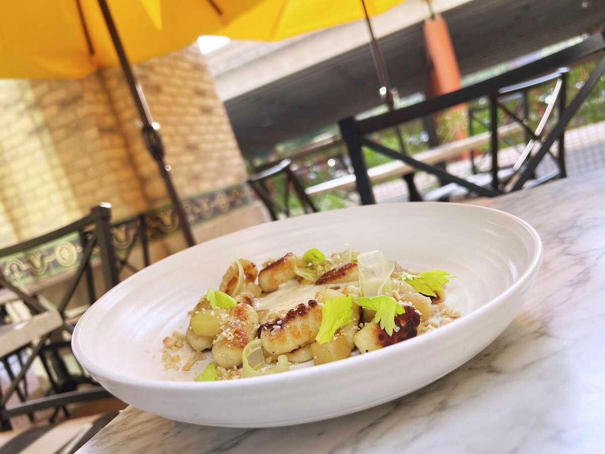 Mike Sutter review New Italian Pearl restaurant Allora shoulders the weight of expectation in