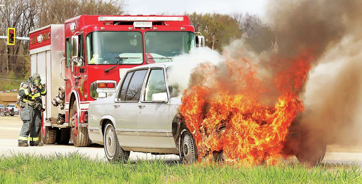 Afire Mom And San Xxx Video - Experts share tips to avoid car fires