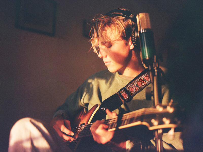 Singer-songwriter Lucas Neil to play at The Buttonwood Tree in Middletown - Vimarsana News