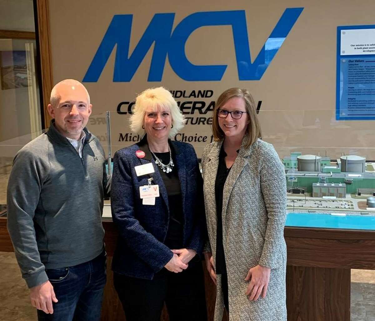 Rep. Annette Glenn (center) with Speaker Jason Wentworth and Laura McIntire, MCV’s Director of Legislative, External Affairs and Corporate Communications.