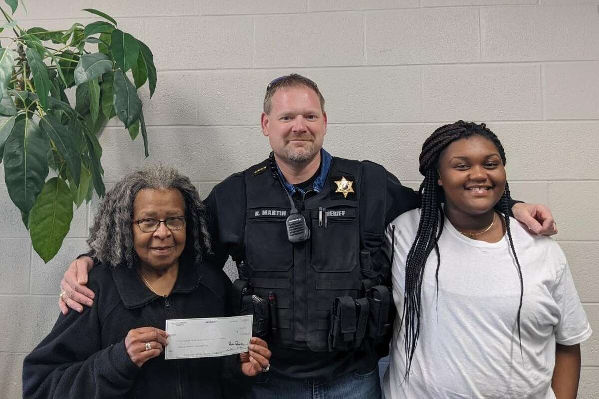Lake County Sheriff's charities donate 1,000 to Idlewild Community