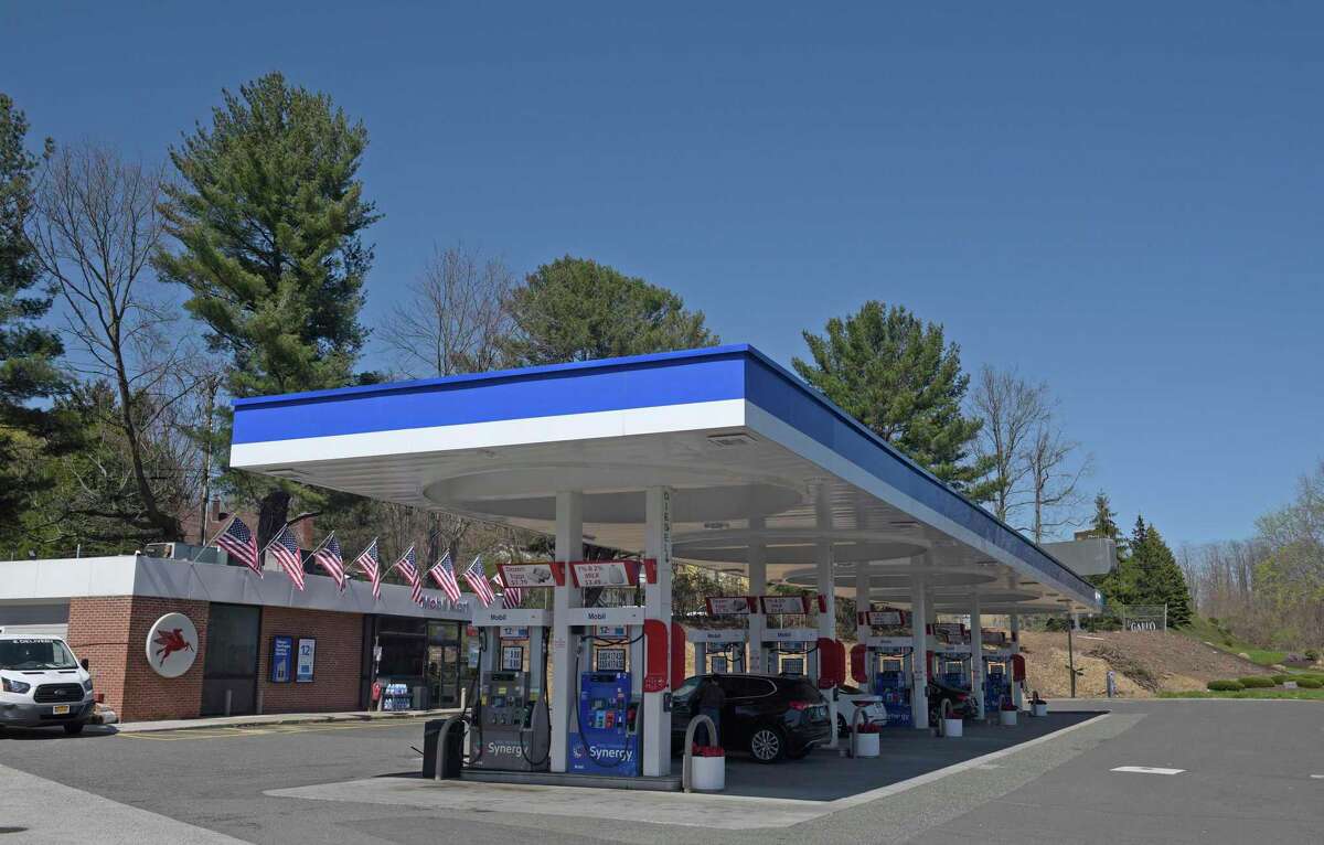 New York teen takes over Danbury gas station