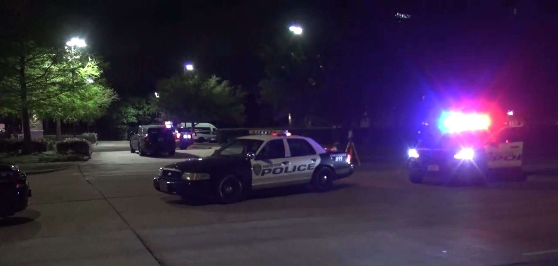 Man dead after single-car crash in west Houston, HPD says