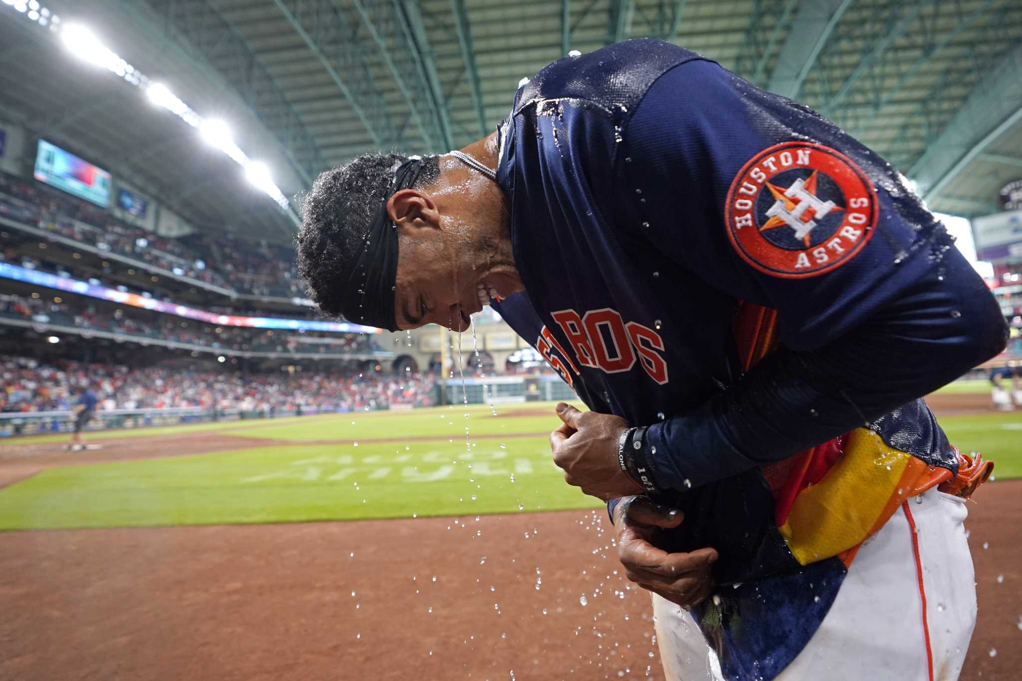 WALK IT OFF: Jeremy Peña the hero in Houston Astros' 4-2 win over