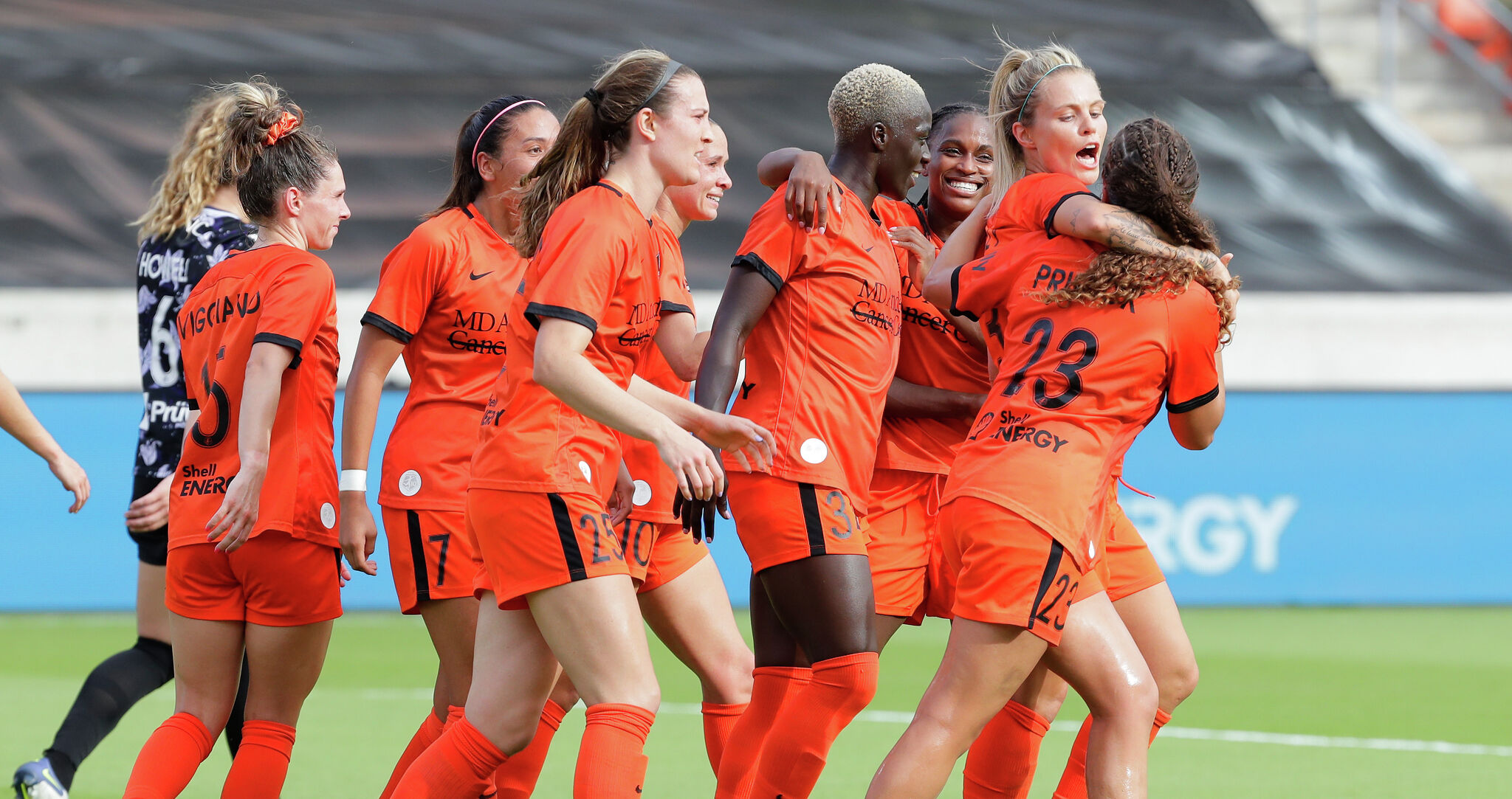 Houston Dash defeat Racing Louisville FC 1-0 in UKG Challenge Cup play